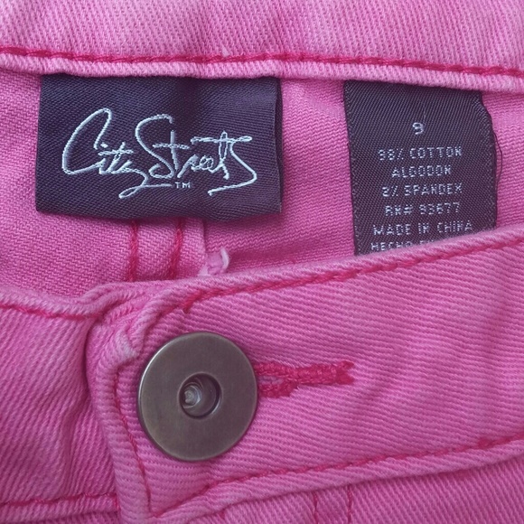City Streets Ombre Jean Capris Size 9 - Picture 3 of 8